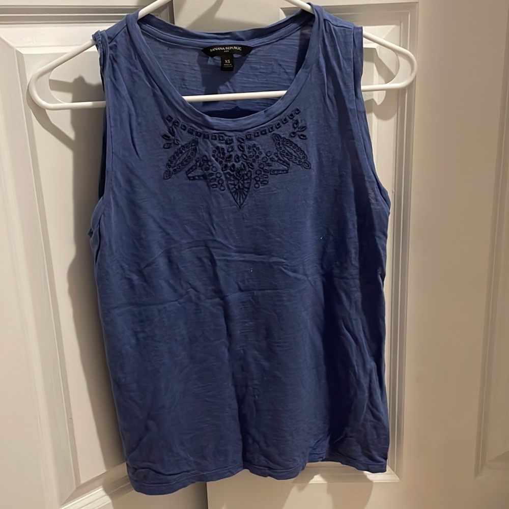 Sleeveless blouse